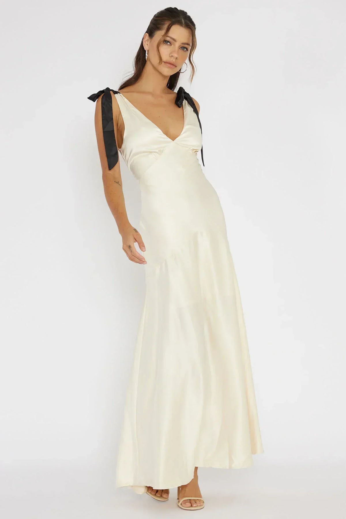 New York Minute Bow Shoulder Dress Oyster